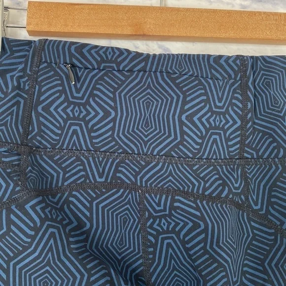 Sweaty Betty The Power black blue line print leggings - Picture 4 of 6